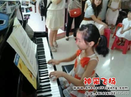 清秀的小女孩.jpg
