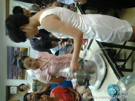 美女厨房二.jpg