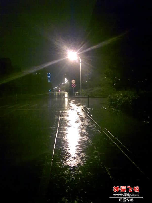 大雨的夜晚.jpg