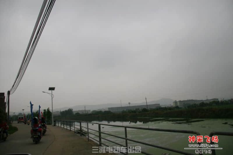 15天气阴沉 好似世界未日.jpg