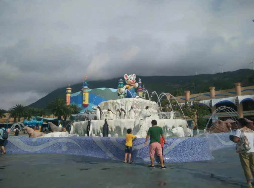 海洋王国大门口的喷水池