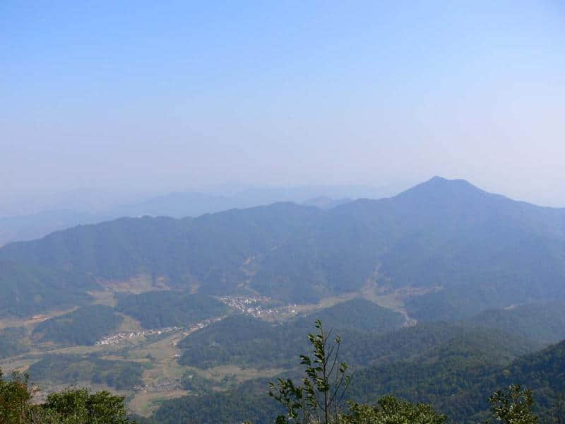 到顶了，看到美丽的风景