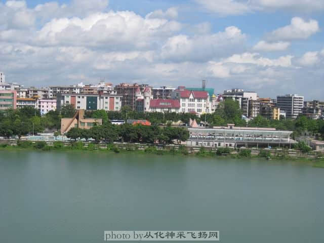 呵呵，我住泳场正对面