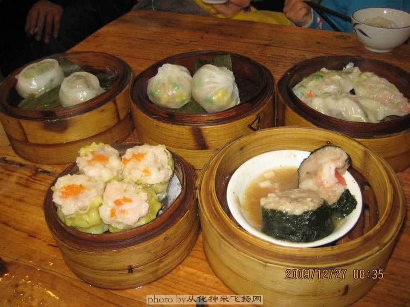 出发前大家在九记一起喝早茶